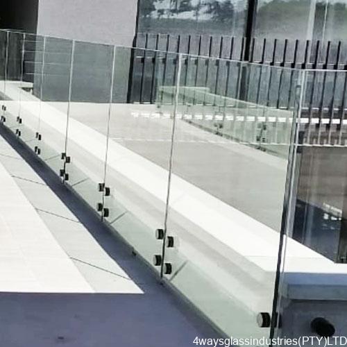 Home 17 Frameless Balustrading
